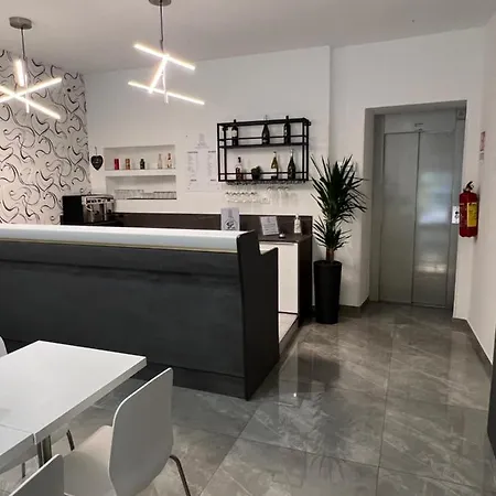 Hotel Porto Di Roma 2*