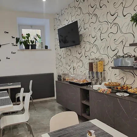 Porto Di Roma Hotel 2*